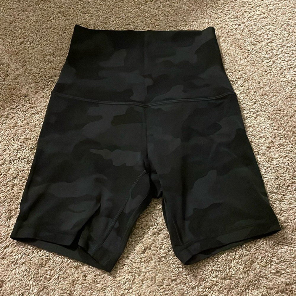 Lululemon super high rise align shorts
